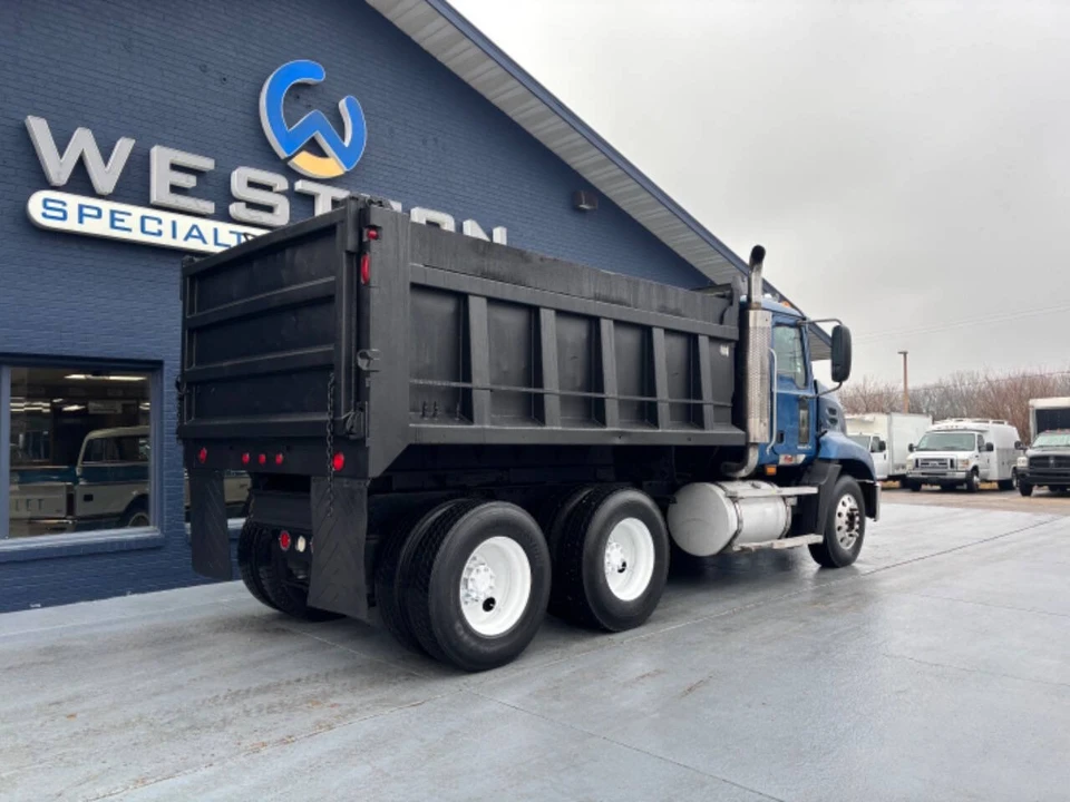 2007 Mack - Image 10 of 12