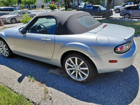 2007 Mazda MX-5 Convertible 2D