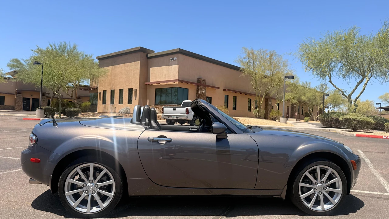 2007 Mazda NC MX-5 Miata - Image 9 of 31