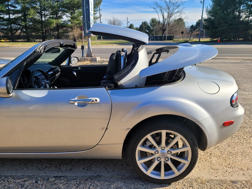 2007 Mazda NC MX-5 Miata - Image 9 of 21