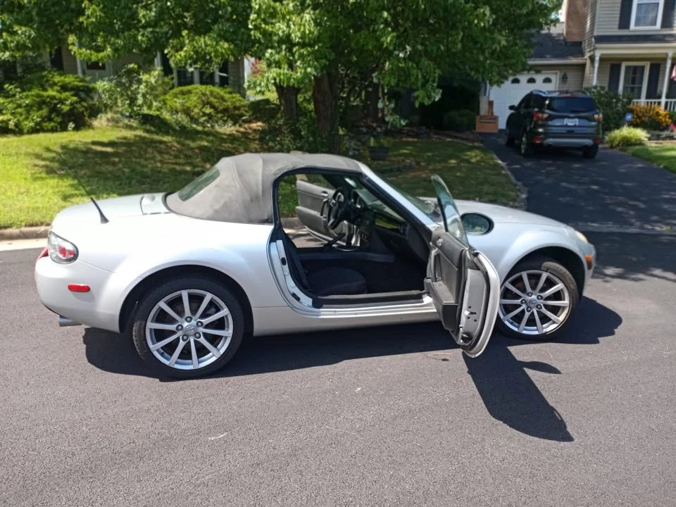 2007 Mazda NC MX-5 Miata - Image 17 of 18