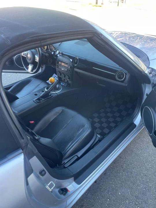 2007 Mazda NC MX-5 Miata - Image 5 of 9