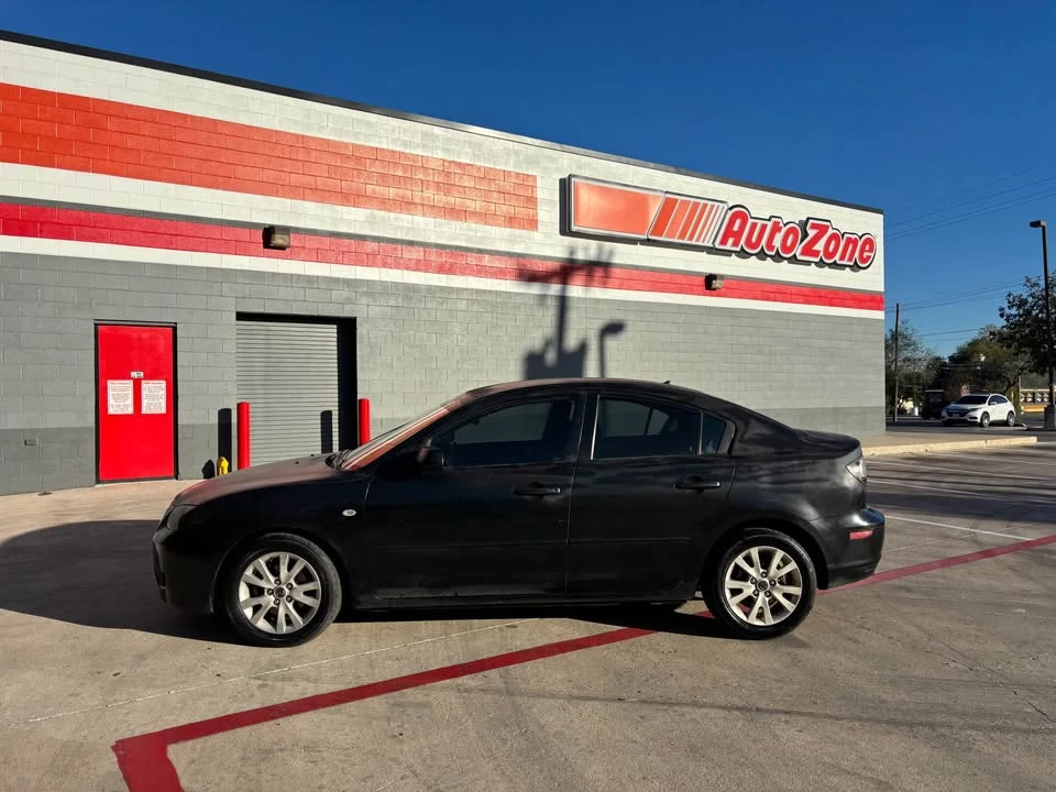 2007 Mazda Mazda 3 1st Gen - Image 2 of 9