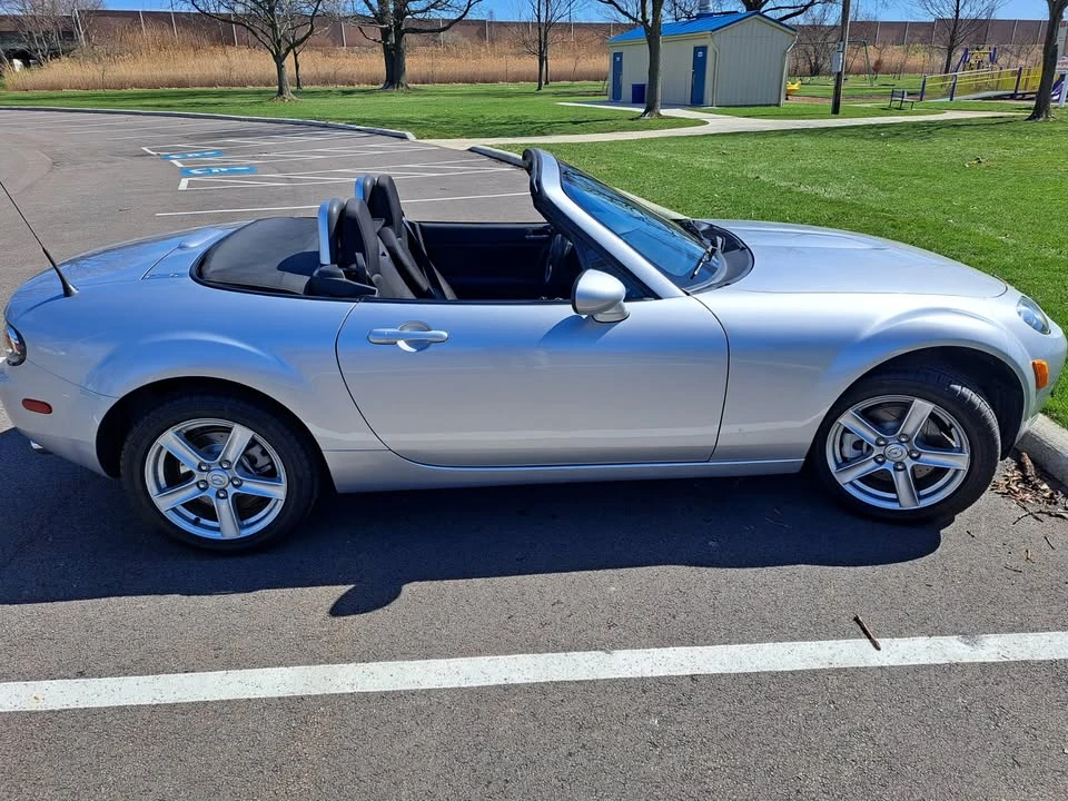 2007 Mazda NC MX-5 Miata - Image 16 of 20