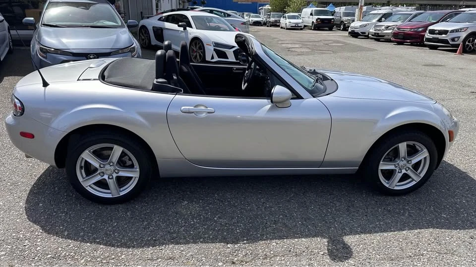2007 Mazda NC MX-5 Miata - Image 17 of 20