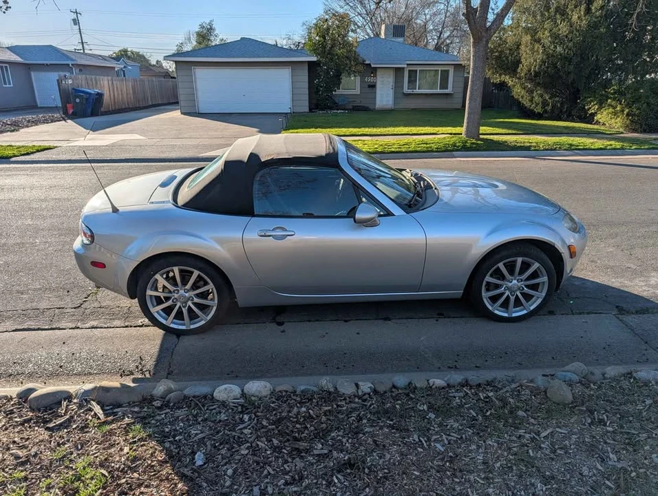 2007 Mazda NC MX-5 Miata - Image 4 of 11