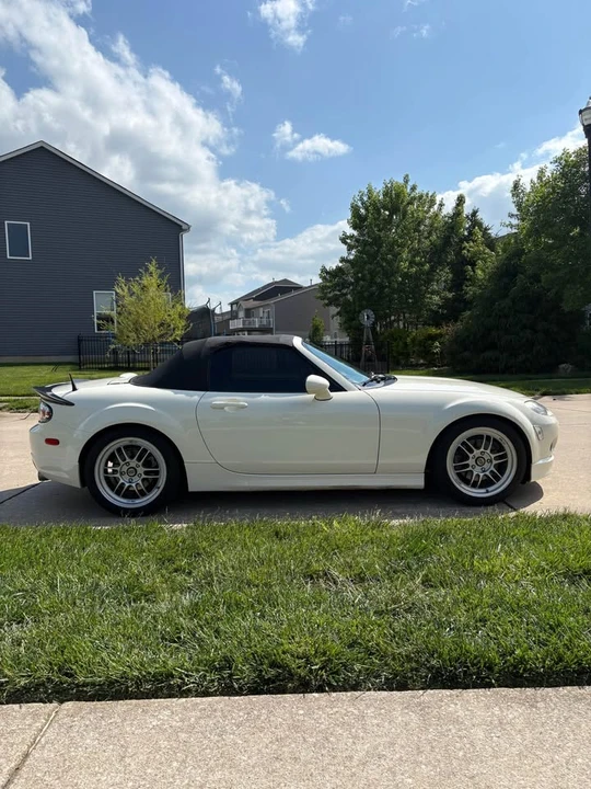2007 Mazda NC MX-5 Miata - Image 4 of 16