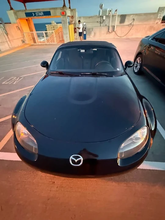 2007 Mazda NC MX-5 Miata - Image 2 of 20