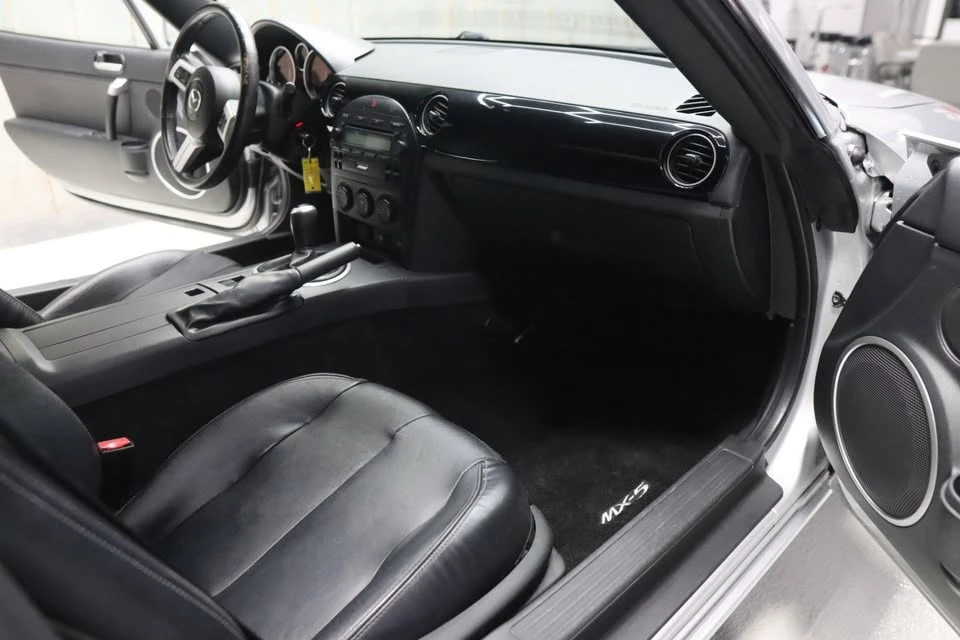 2007 Mazda NC MX-5 Miata - Image 9 of 11