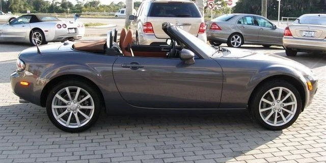 2007 Mazda NC MX-5 Miata - Image 3 of 3