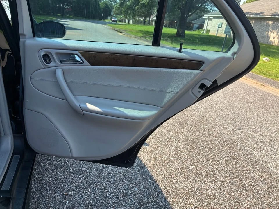2007 Mercedes-Benz W203 C-Class - Image 12 of 18