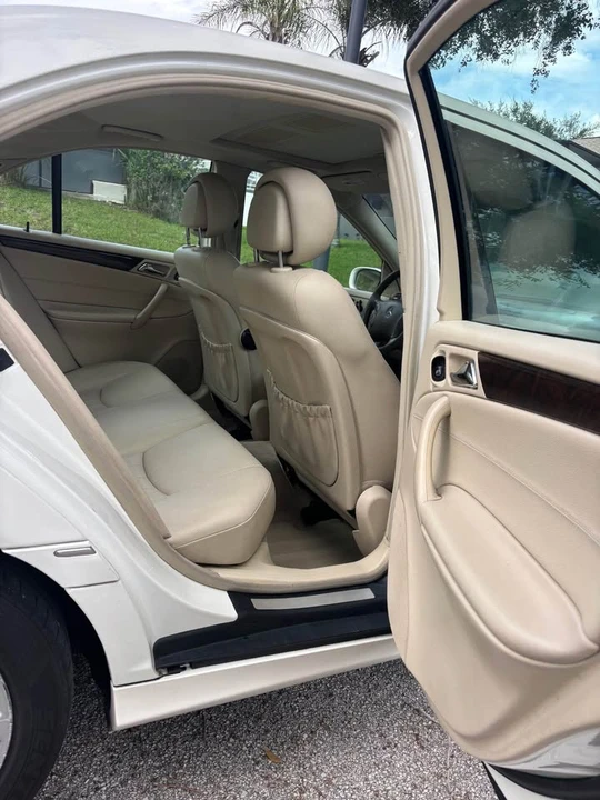 2007 Mercedes-Benz W203 C-Class - Image 10 of 18