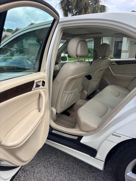 2007 Mercedes-Benz W203 C-Class - Image 11 of 18
