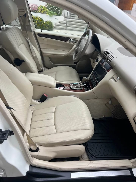 2007 Mercedes-Benz W203 C-Class - Image 12 of 14