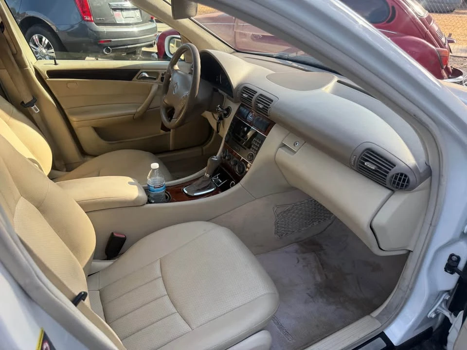 2007 Mercedes-Benz W203 C-Class - Image 11 of 16