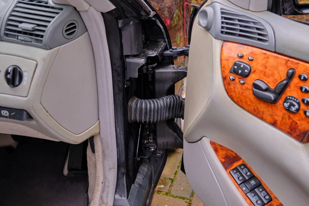2004 Mercedes-Benz C215 CL-Class - Image 27 of 30
