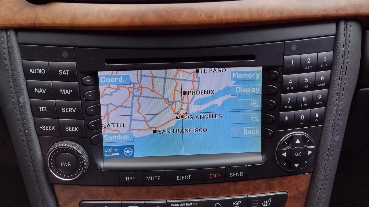 2007 Mercedes-Benz C219 CLS-Class - Image 6 of 15