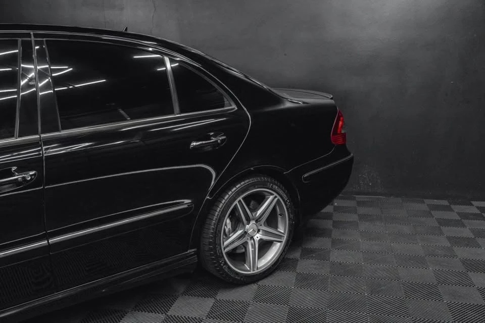 2007 Mercedes-Benz W211 E 55 & E 63 AMG - Image 9 of 20
