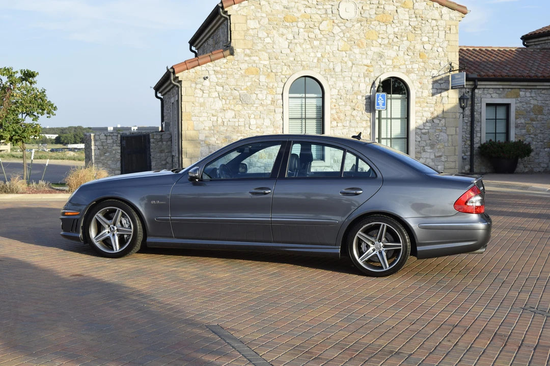 2007 Mercedes-Benz W211 E 55 & E 63 AMG - Image 8 of 31