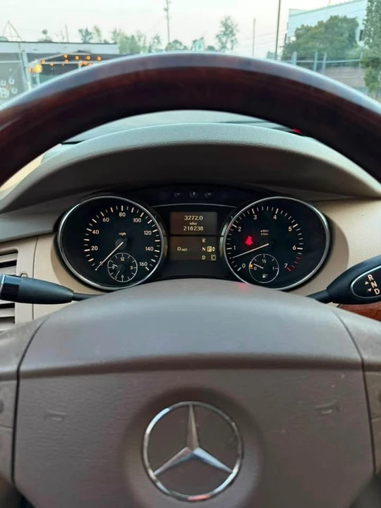 2007 Mercedes-Benz W251 R-Class - Image 13 of 14