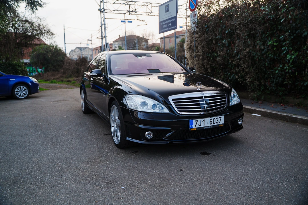 2013 Mercedes-Benz W221 S 63 & S 65 AMG - Image 11 of 31