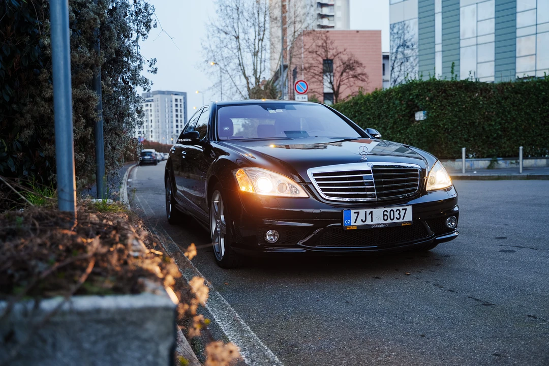 2013 Mercedes-Benz W221 S 63 & S 65 AMG - Image 3 of 31