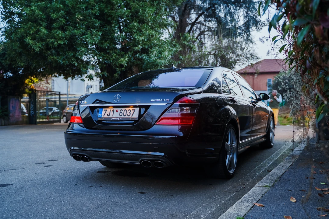 2013 Mercedes-Benz W221 S 63 & S 65 AMG - Image 4 of 31