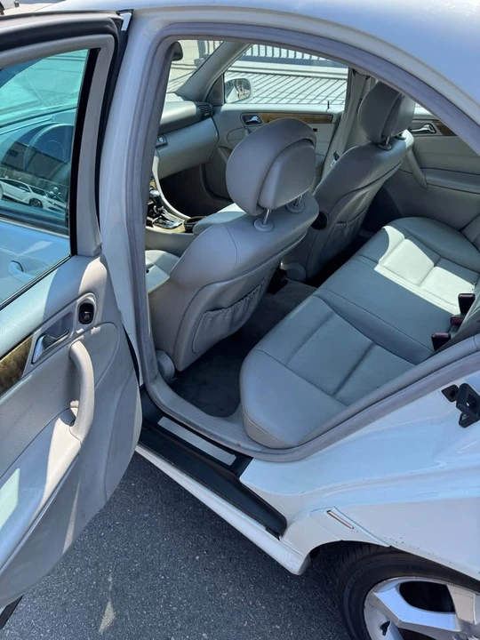 2007 Mercedes-Benz W203 C-Class - Image 10 of 11