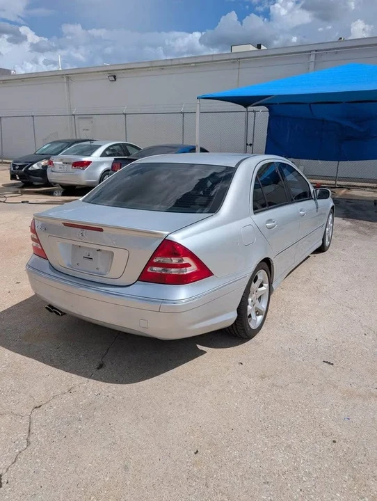 2007 Mercedes-Benz W204 C-Class - Image 2 of 11