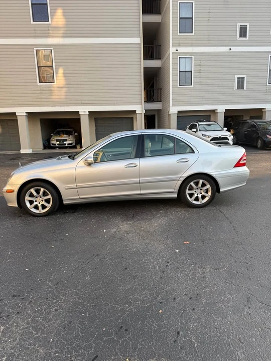 2007 Mercedes-Benz W204 C-Class - Image 3 of 15
