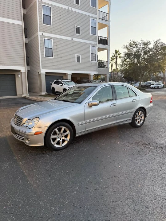 2007 Mercedes-Benz W204 C-Class - Image 2 of 15