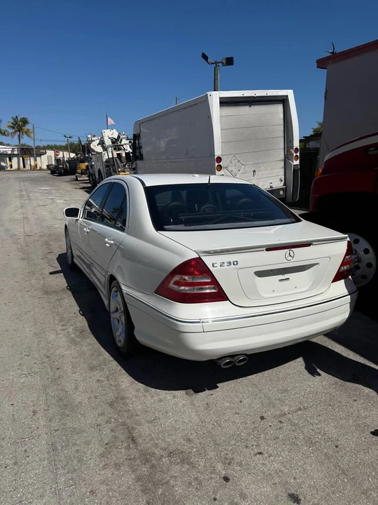 2007 Mercedes-Benz W203 C-Class - Image 2 of 3