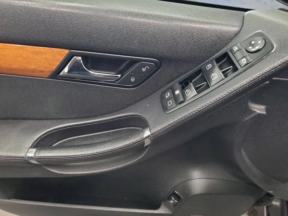 2007 Mercedes-Benz W251 R-Class - Image 10 of 20