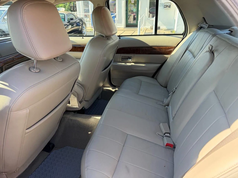 2007 Mercury Grand Marquis - Image 11 of 26
