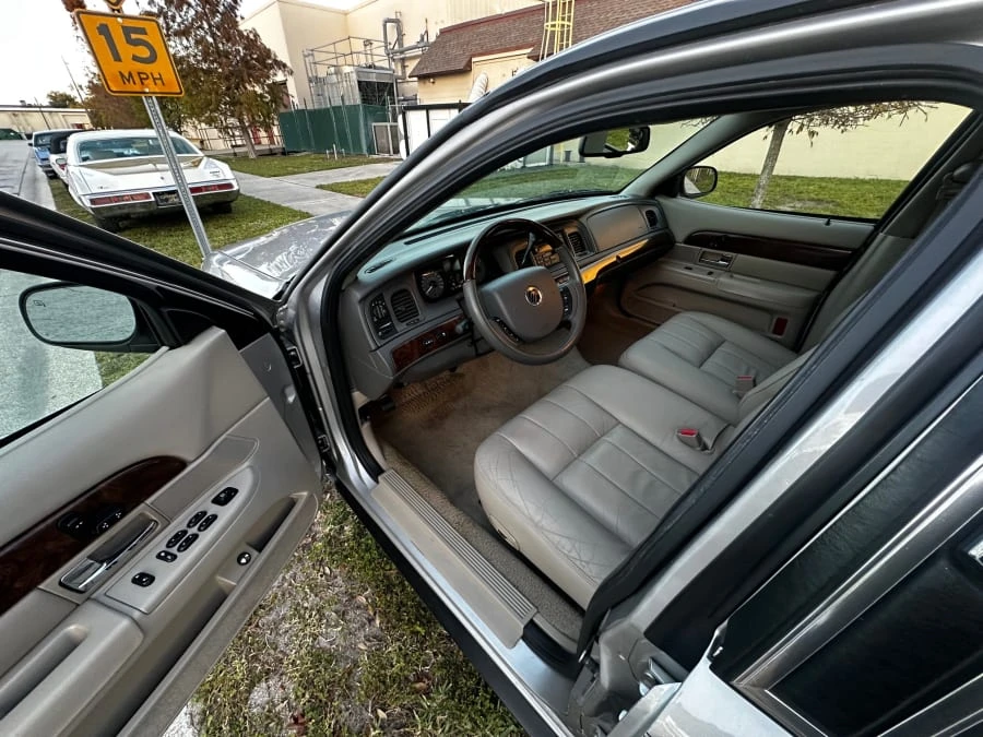 2007 Mercury Grand Marquis - Image 4 of 4