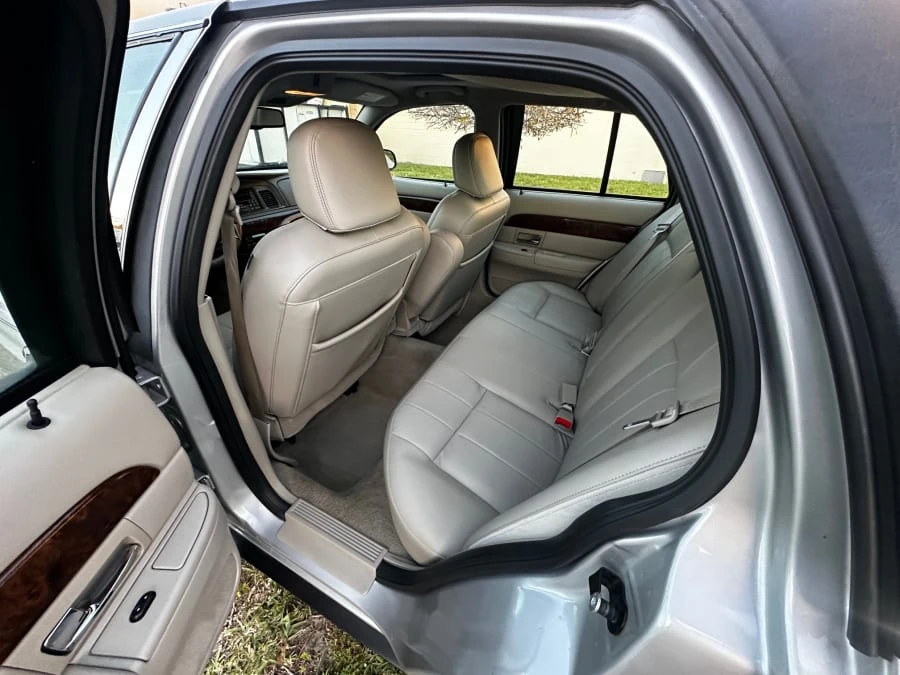 2007 Mercury Grand Marquis - Image 3 of 4