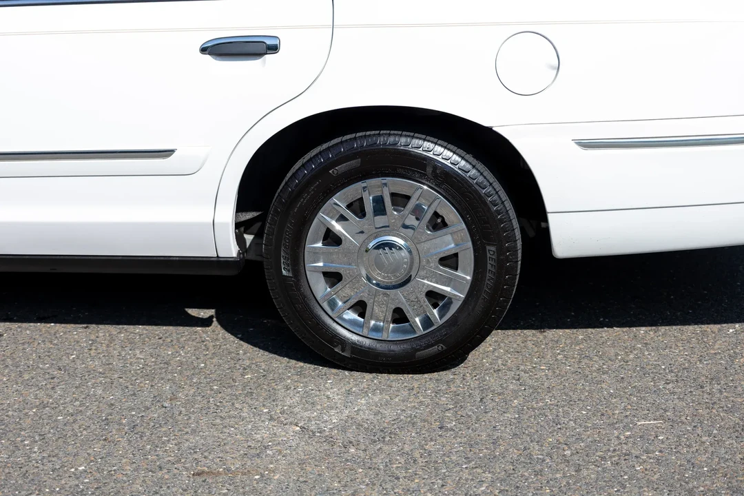 2007 Mercury Grand Marquis - Image 28 of 31