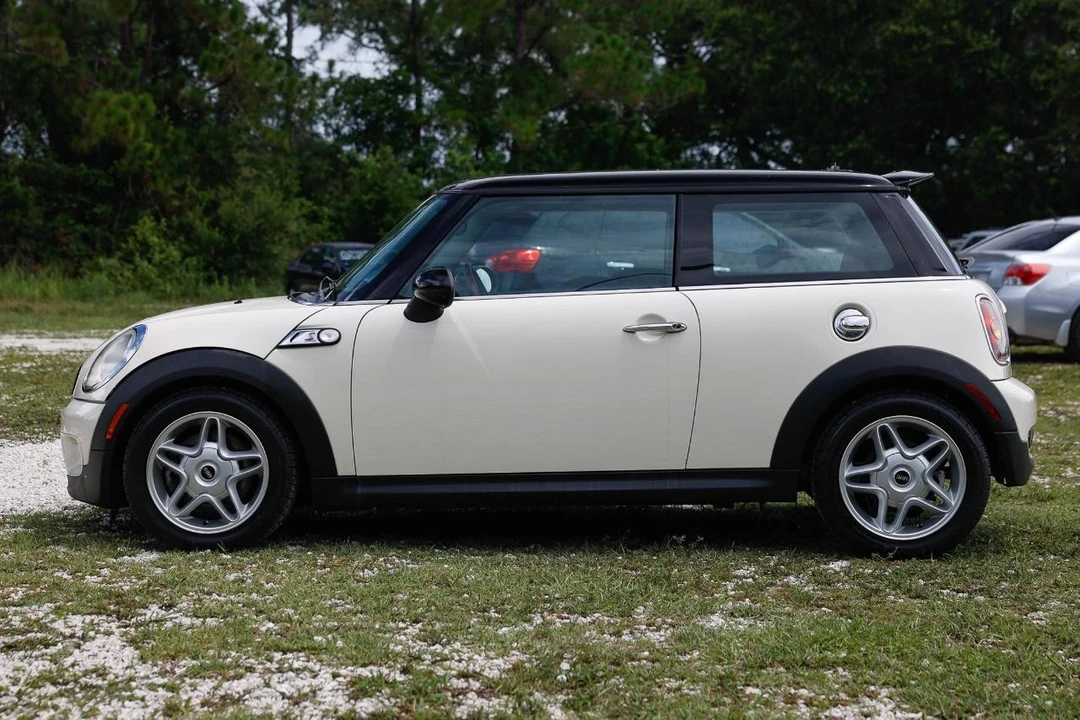 2007 Mini Mini 2nd Gen - Image 2 of 31