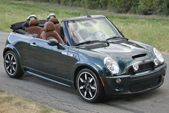 2007 Mini Cooper S Convertible Sidewalk