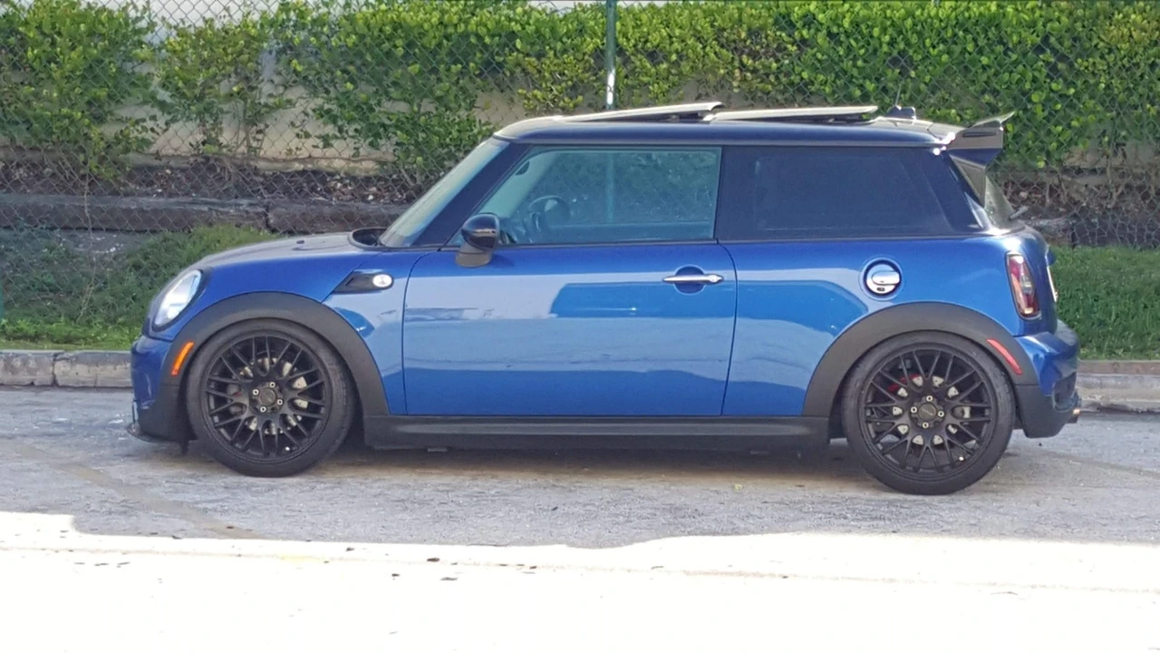 2007 Mini Mini Cooper S 1st Gen - Image 15 of 19