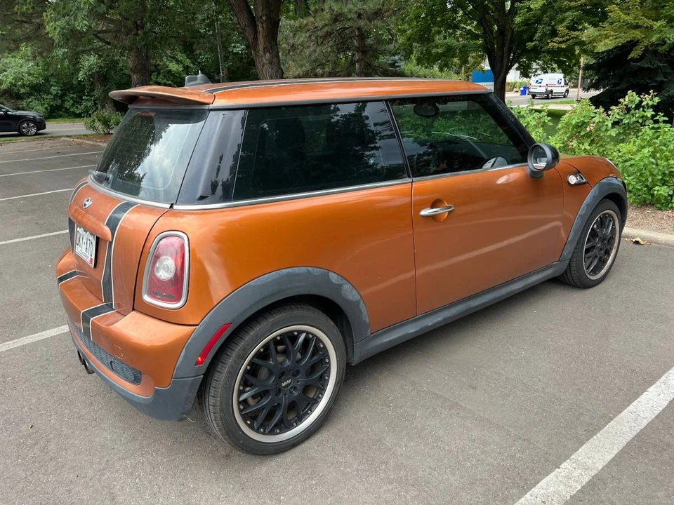 2007 Mini Mini Cooper S 1st Gen - Image 2 of 8