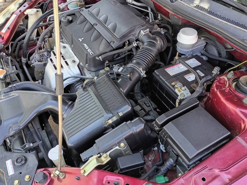 2007 Mitsubishi Eclipse 4th Gen - Image 5 of 12