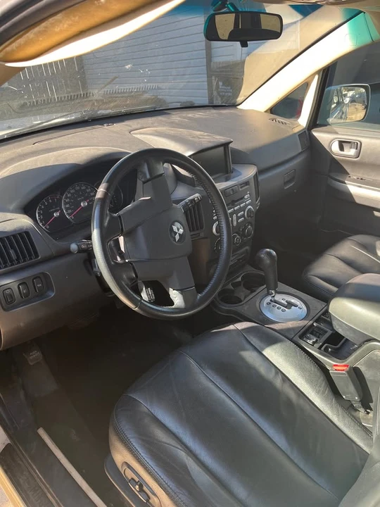 2007 Mitsubishi Endeavor - Image 3 of 4