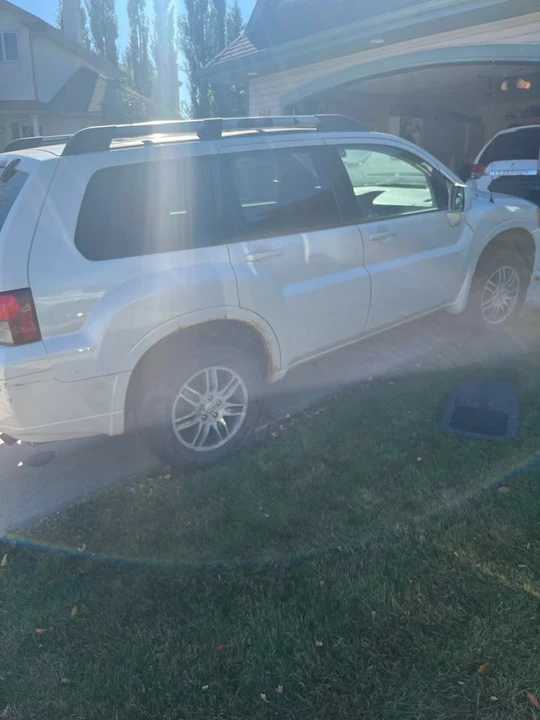 2007 Mitsubishi Endeavor - Image 2 of 4