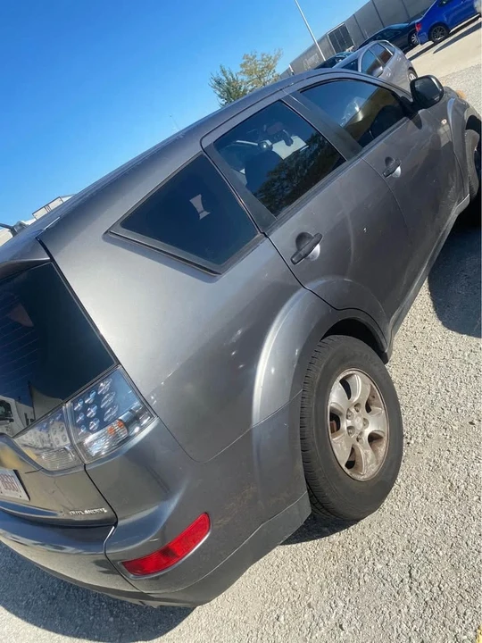 2007 Mitsubishi Outlander - Image 5 of 6
