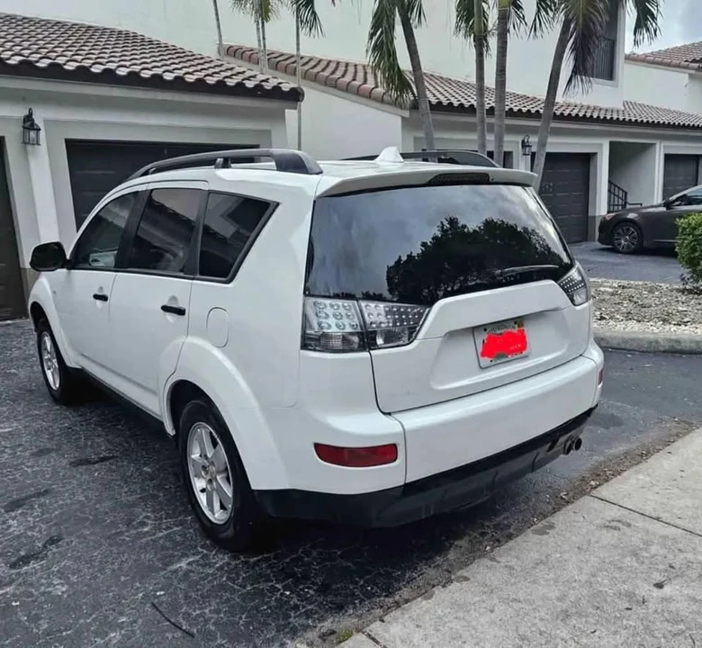 2007 Mitsubishi Outlander - Image 3 of 7