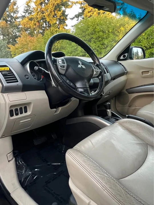 2007 Mitsubishi Outlander - Image 6 of 12