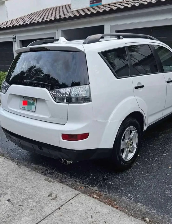 2007 Mitsubishi Outlander - Image 4 of 7