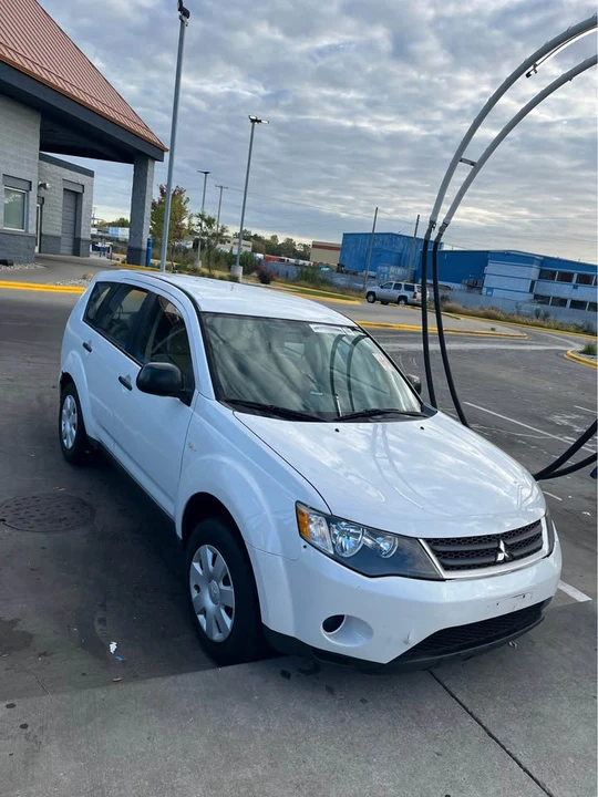 2007 Mitsubishi Outlander - Image 4 of 4