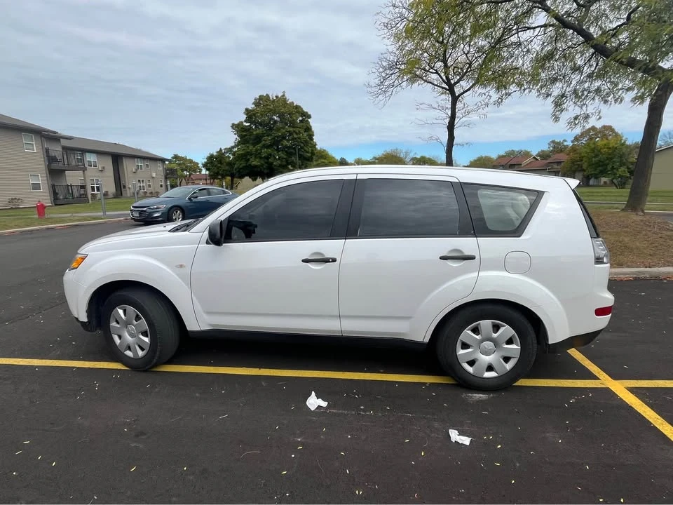 2007 Mitsubishi Outlander - Image 3 of 4